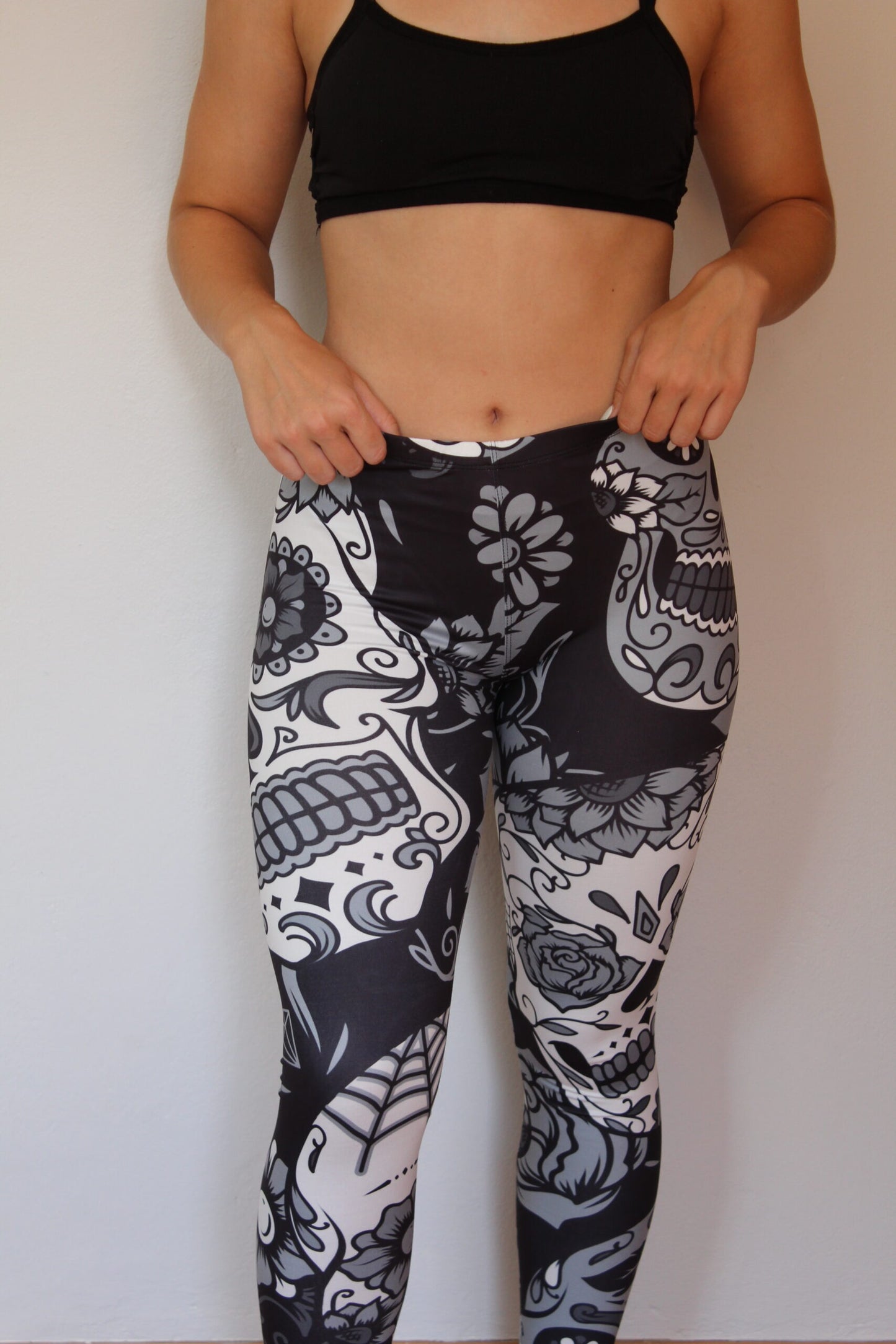 Black & White Candy Skull Leggings | Hoko Active