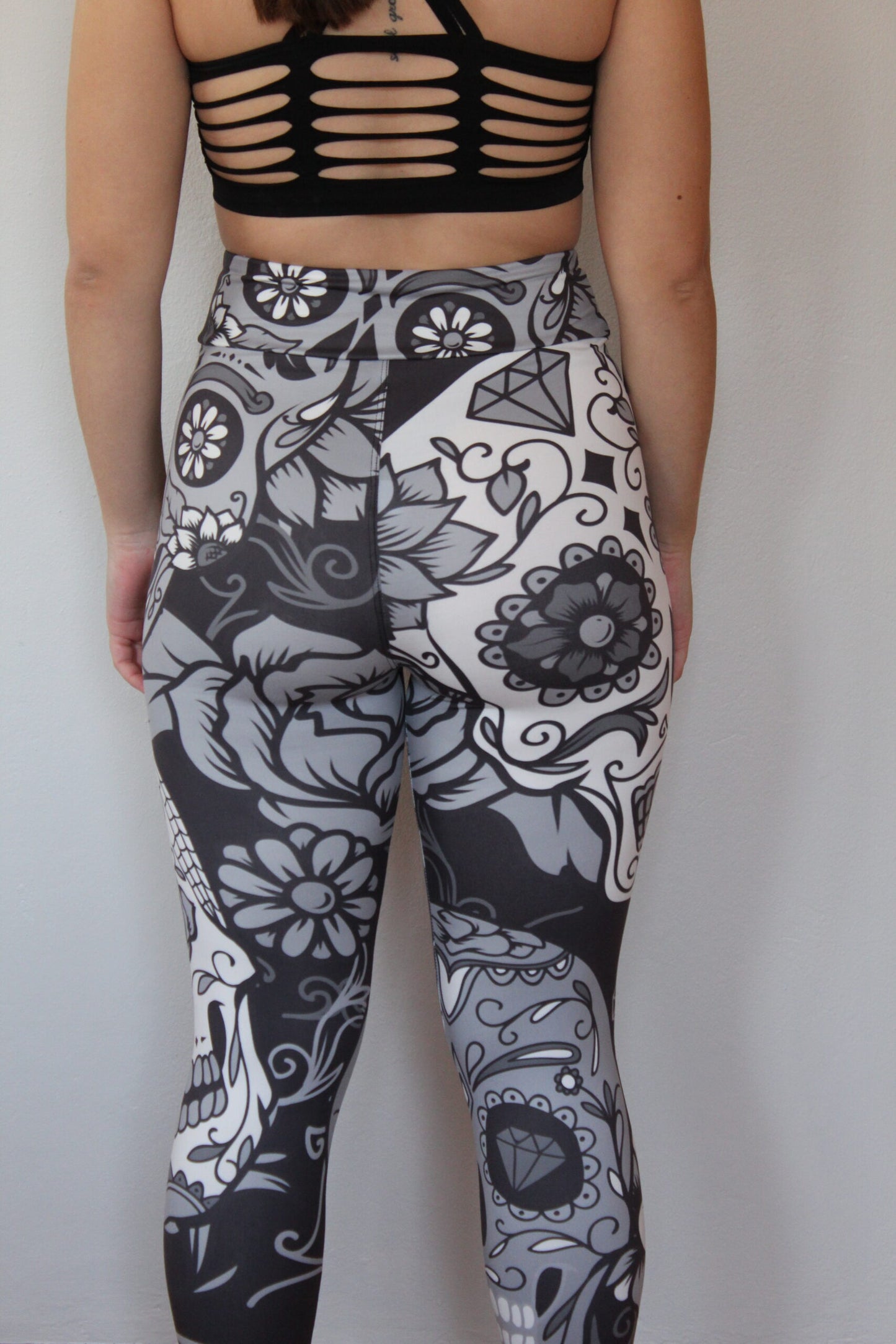 Black & White Candy Skull Leggings | Hoko Active
