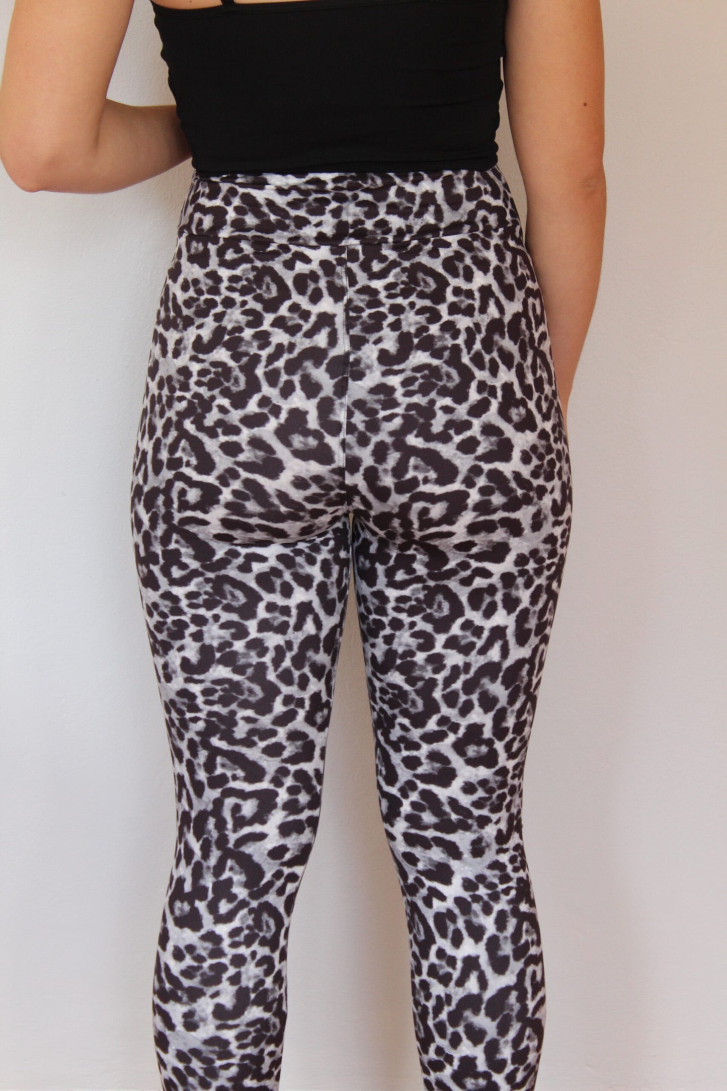 Black & White Leopard Leggings | Hoko Active