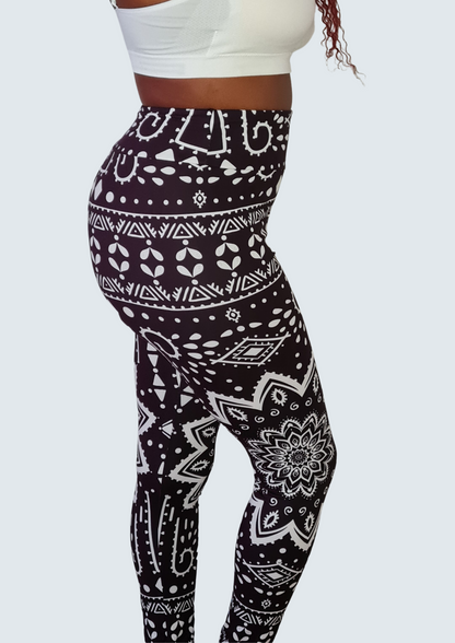 Black & White Ombre Mandala Leggings - side